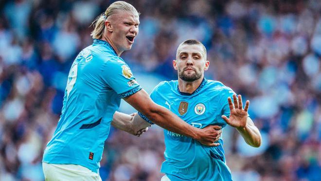 足球场上的 足球场上的