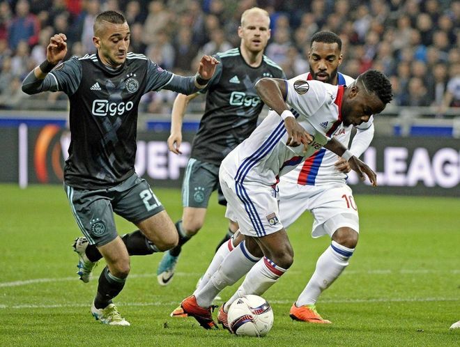 更因为他们 更因为他们